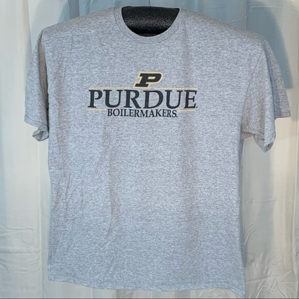 Delta light gray short sleeve tee shirt.